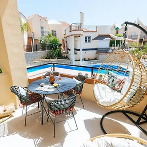 Apartment Amazing Renovated Pool View Apt, Aircon, 2 Min To Fanabe Beach, Costa Adeje (Tenerife)